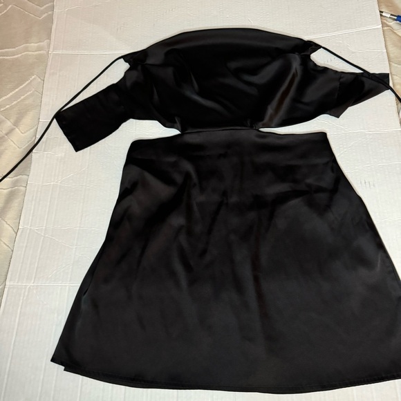 Draped cut out cross cross tie backless dress size large - Picture 5 of 5